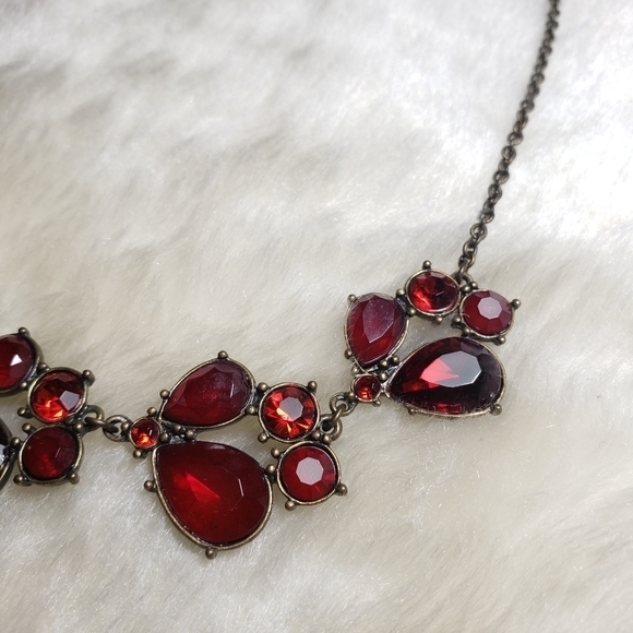VINTAGE Nancy & Rise NY Ruby Red Stones and Antiqued Bronze Tones Necklace - Picture 4 of 7